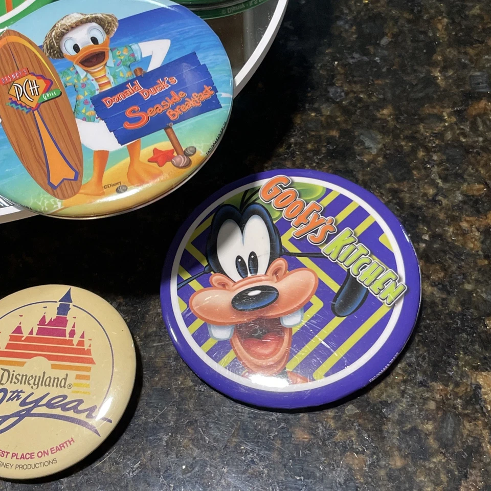 Juego de 10 botones de Mickey de los parques de Disneyland Foto 4 de 4