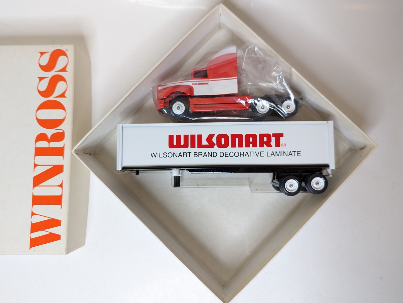 WINROSS WILSONART DECORATIVE LAMINATE WINROSS TRUCK NIB 1:64 SEMI 1/64 ...