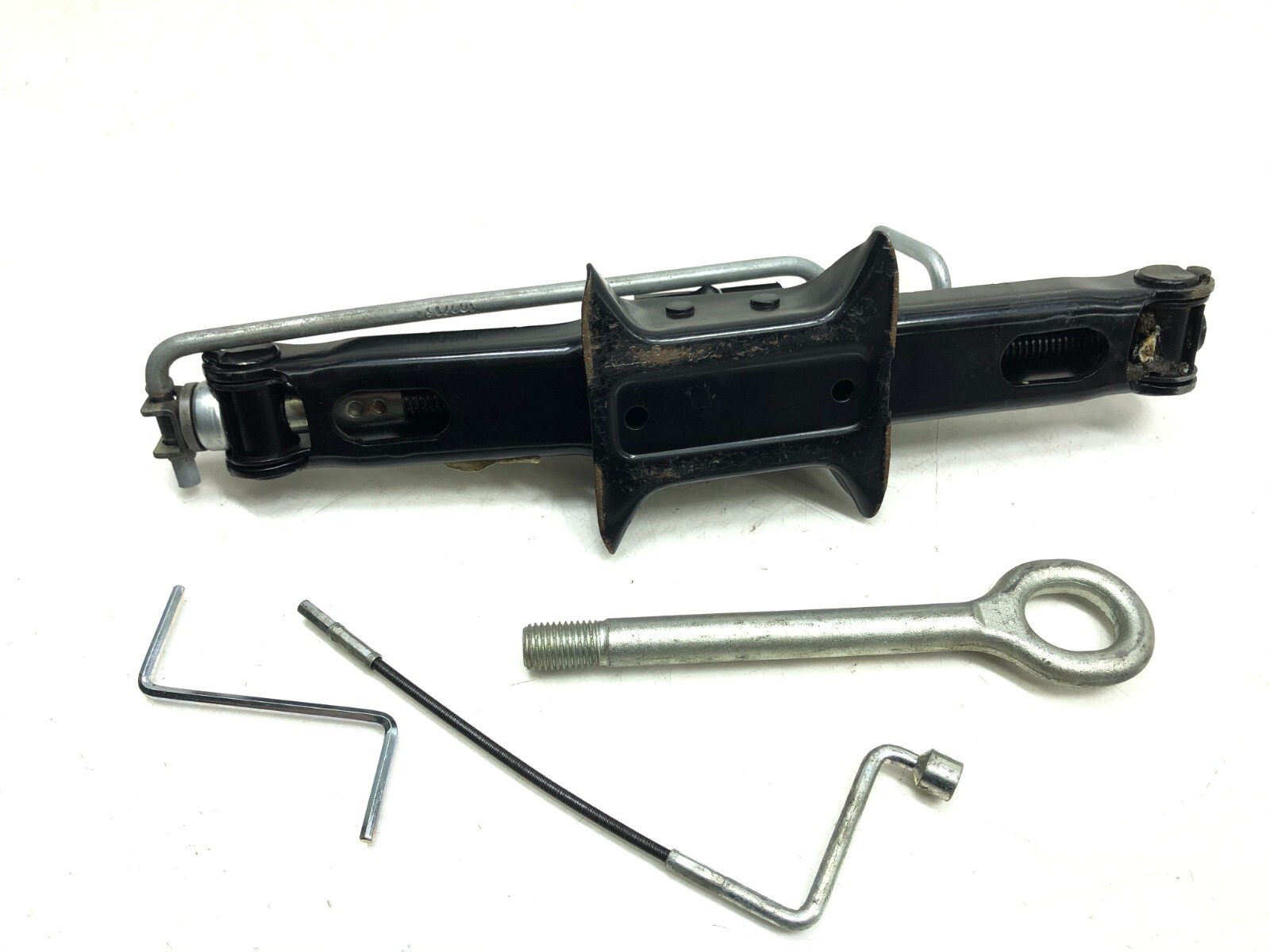2014-2020 MASERATI GHIBLI WHEEL JACK LIFT W/ TOW HOOK OEM.