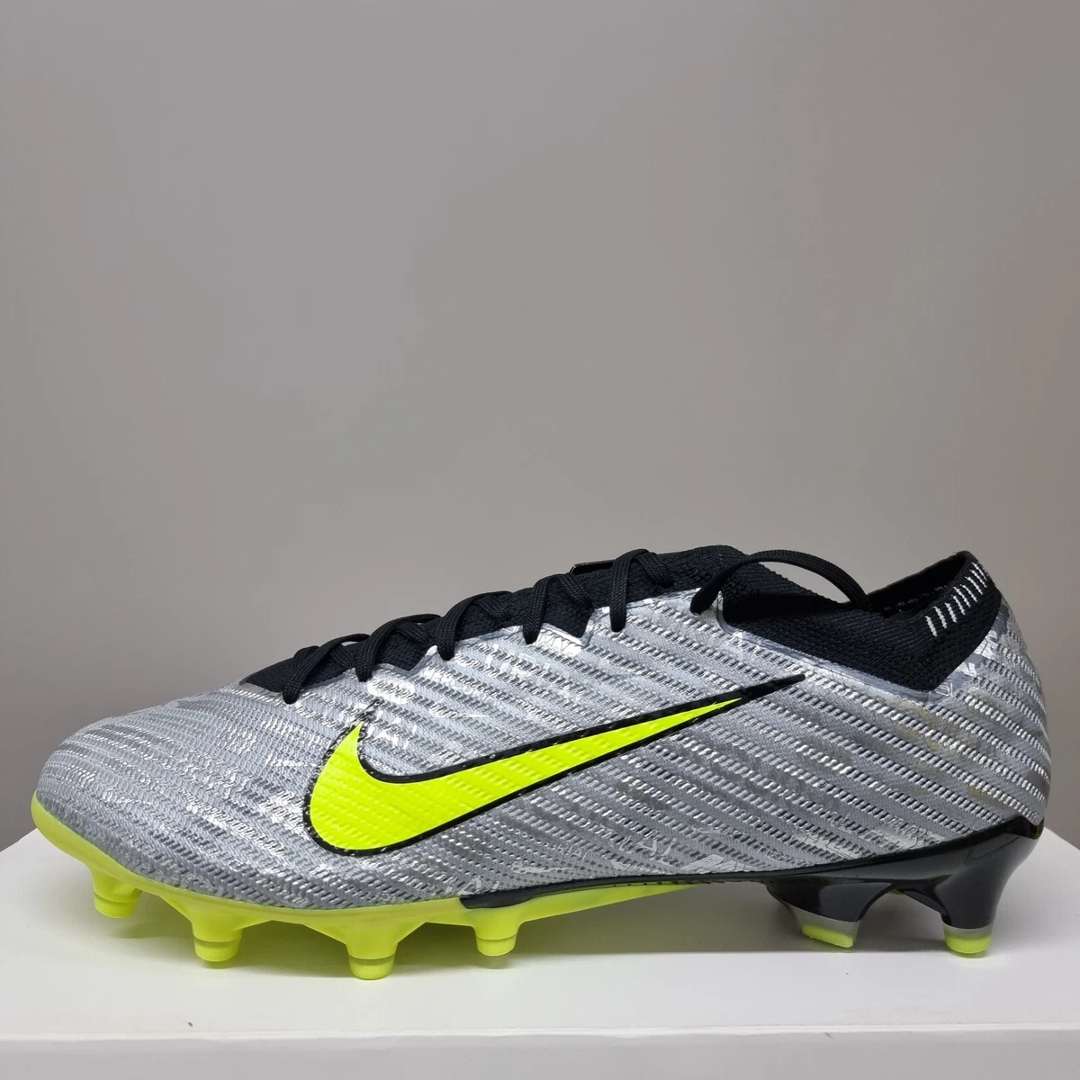 Scarpe Calcio Nike Mercurial Vapor 15 - Taglia 8.5 US Uomo + Borsa Inclusa