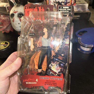 2009 Mezco Toyz Cinema of Fear A Nightmare On Elm St. Debby Stevens Figure Read