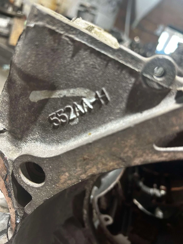 Caja de transmisión Dodge/Chryler V6 fundición # 552AA Foto 2 de 4