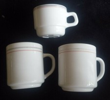 Arcoroc Arcopal France 2x Becher + 1x Tasse + Untertasse weiß Linien grau rosa