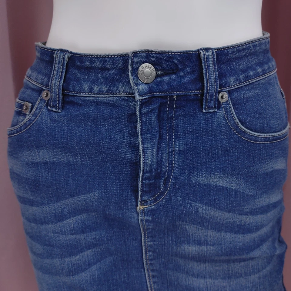 Falda lápiz de mezclilla lavada oscura Cremieux para mujer con bolsillos 0 Foto 3 de 4