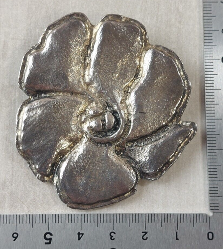 Broche Ancienne Vintage METZ En Métal Argenté - Pièce Unique Avec Charme Rétro