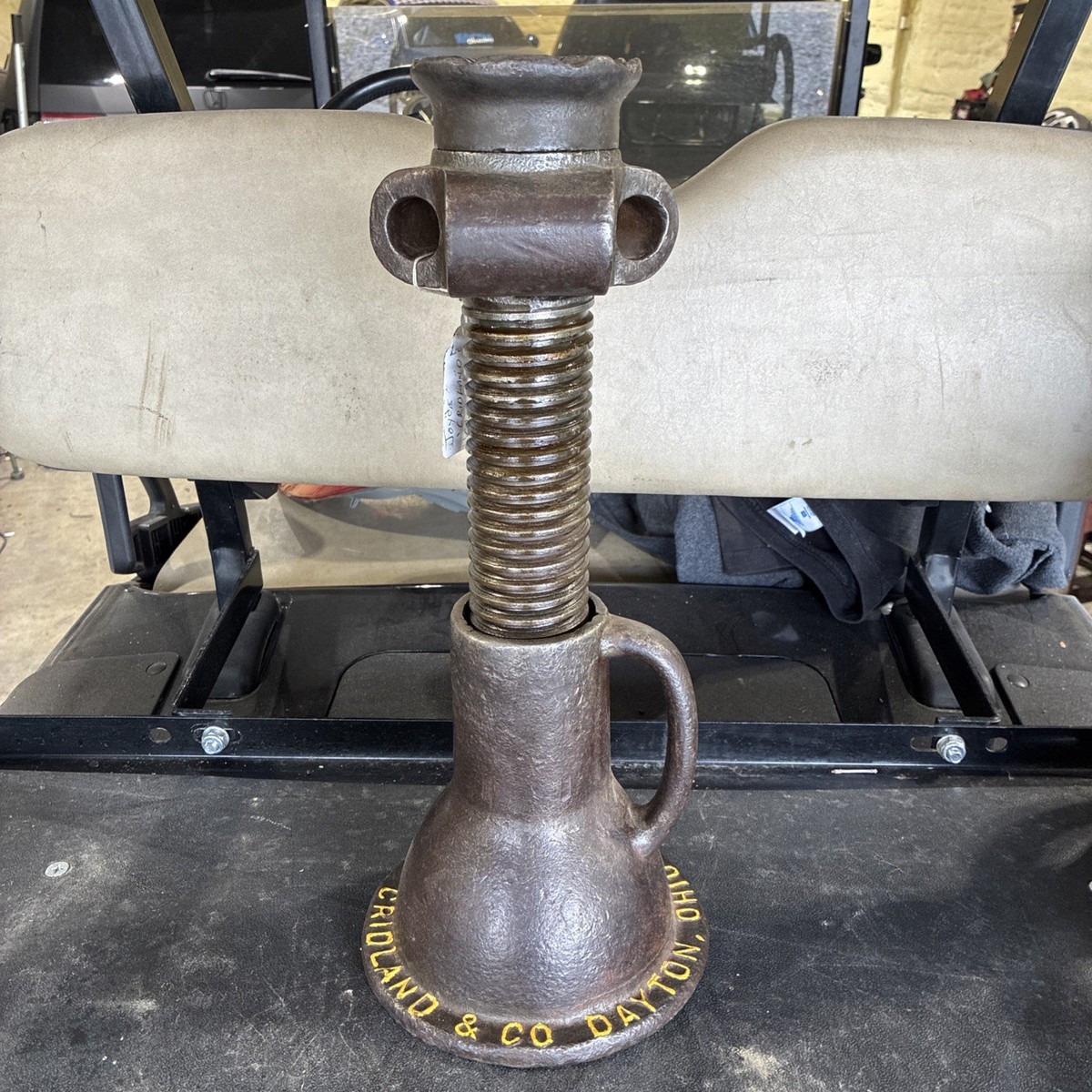 Joyce Cridland No. 121 Heavy Duty Industrial 15-20 Ton Screw Jack