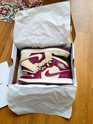 Jordan Air Jordan 1 Mid Sneaker Bordeaux/Beige Mid Top Leder EU 39 DR0501-200
