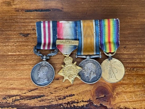 Group of 4 contemporary miniature medals. Military Medal MM, WW1 1914 & bar Trio