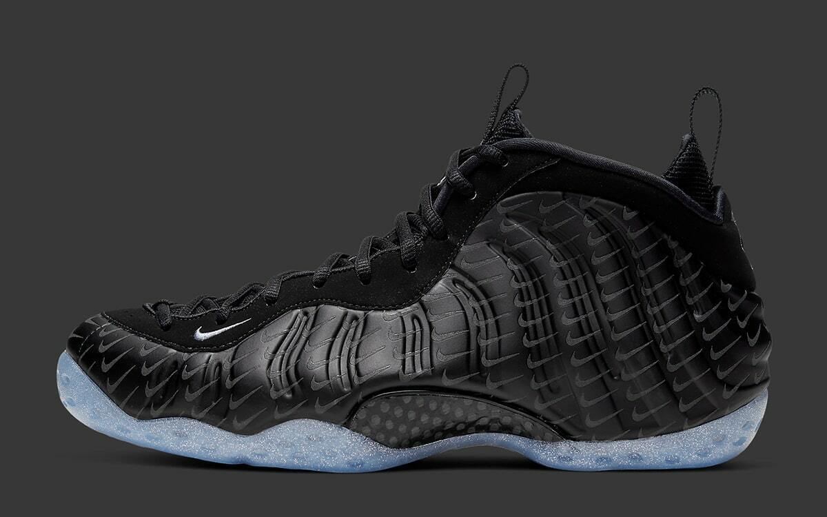 Nike Air Foamposite One All-Over Swoosh Black Size 8. CV0369 Nike Air Foamposite One All-Over Swoosh Black Size 8. CV0369