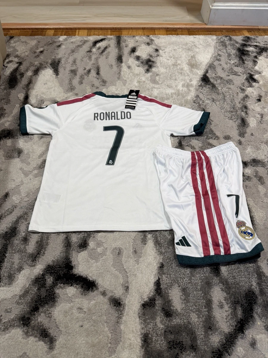 25+ Real Madrid Cristiano Ronaldo International Club Soccer Fan