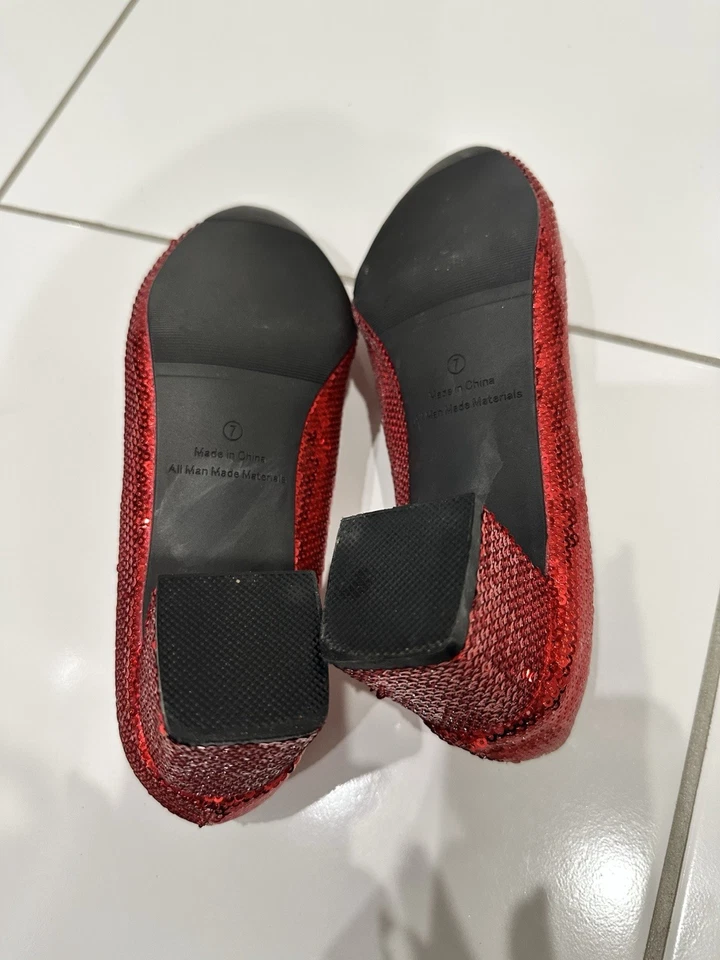 Wizard Of Oz Dorothy Ruby Red Sequin Shoes ‘Slippers’ With Bow Size 7.  2” Heel. - Image 4 of 4