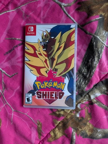 Pokémon Shield Nintendo Switch Game Cartridge + Case