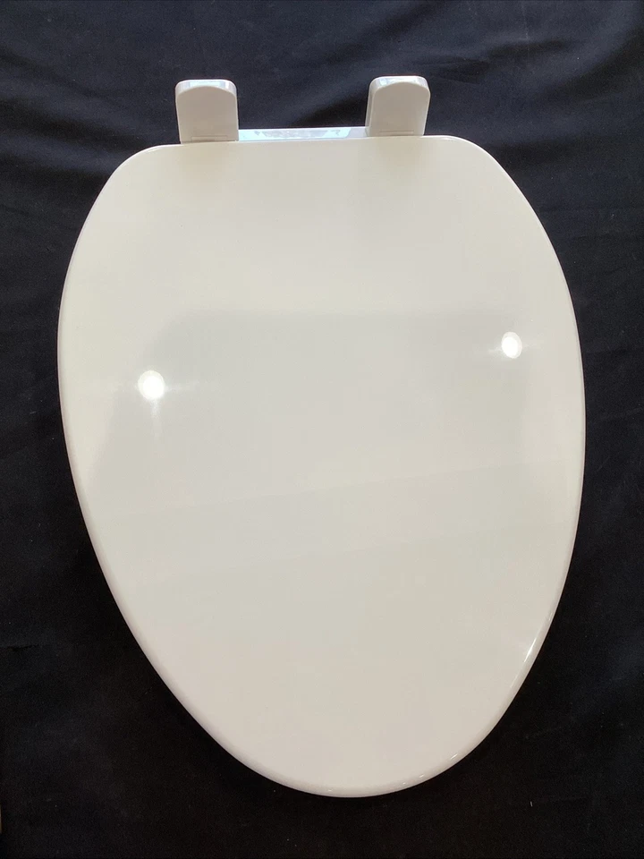 Удлиненное сиденье для унитаза American Standard медленно закрывающееся белое нижнее крепление F5 - Изображение 3 из 4