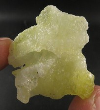 32 CARAT NATURAL BEAUTIFUL SOFT YELLOW BRUCITE CRYSTAL MINERAL SPECIMEN @ PAK