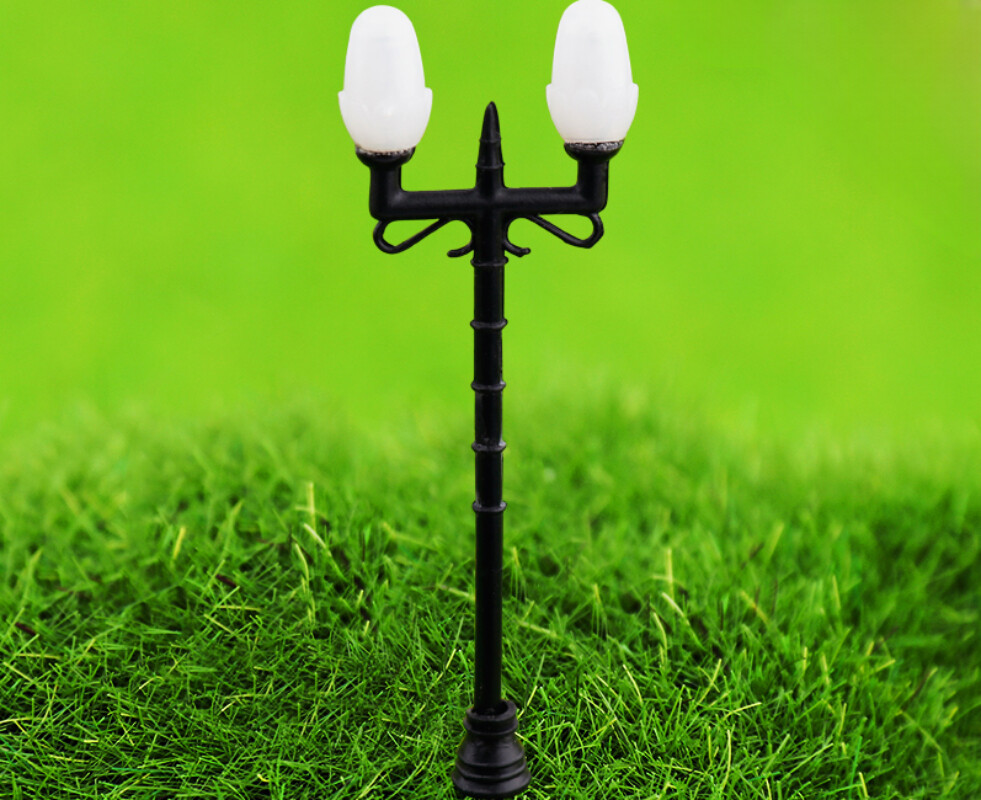 Colcolo 20 Stück Mini-Straßenlaternen – 7 Cm Hoch, Weiße LEDs Für Modelleisenbahn Diorama & Landschaftsbau (HO/OO)