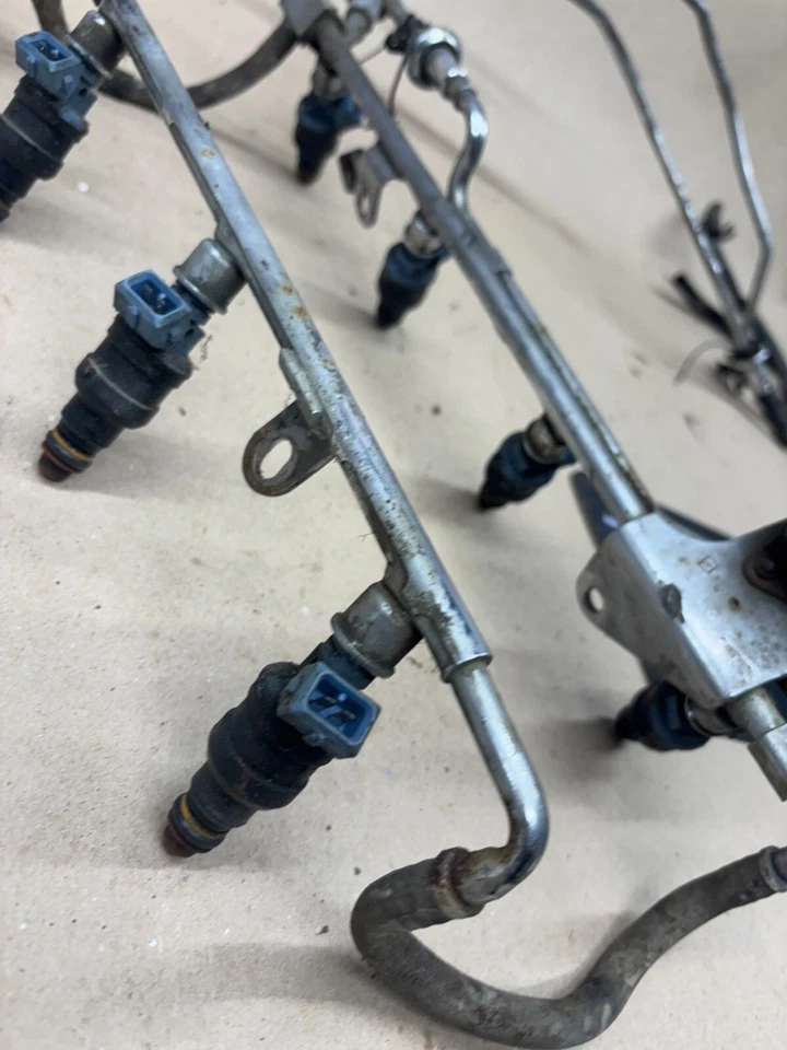 Ford Mustang 1986-1995 5,0 sobre inyectores y configuración de riel de combustible Cougar completo Foto 2 de 4