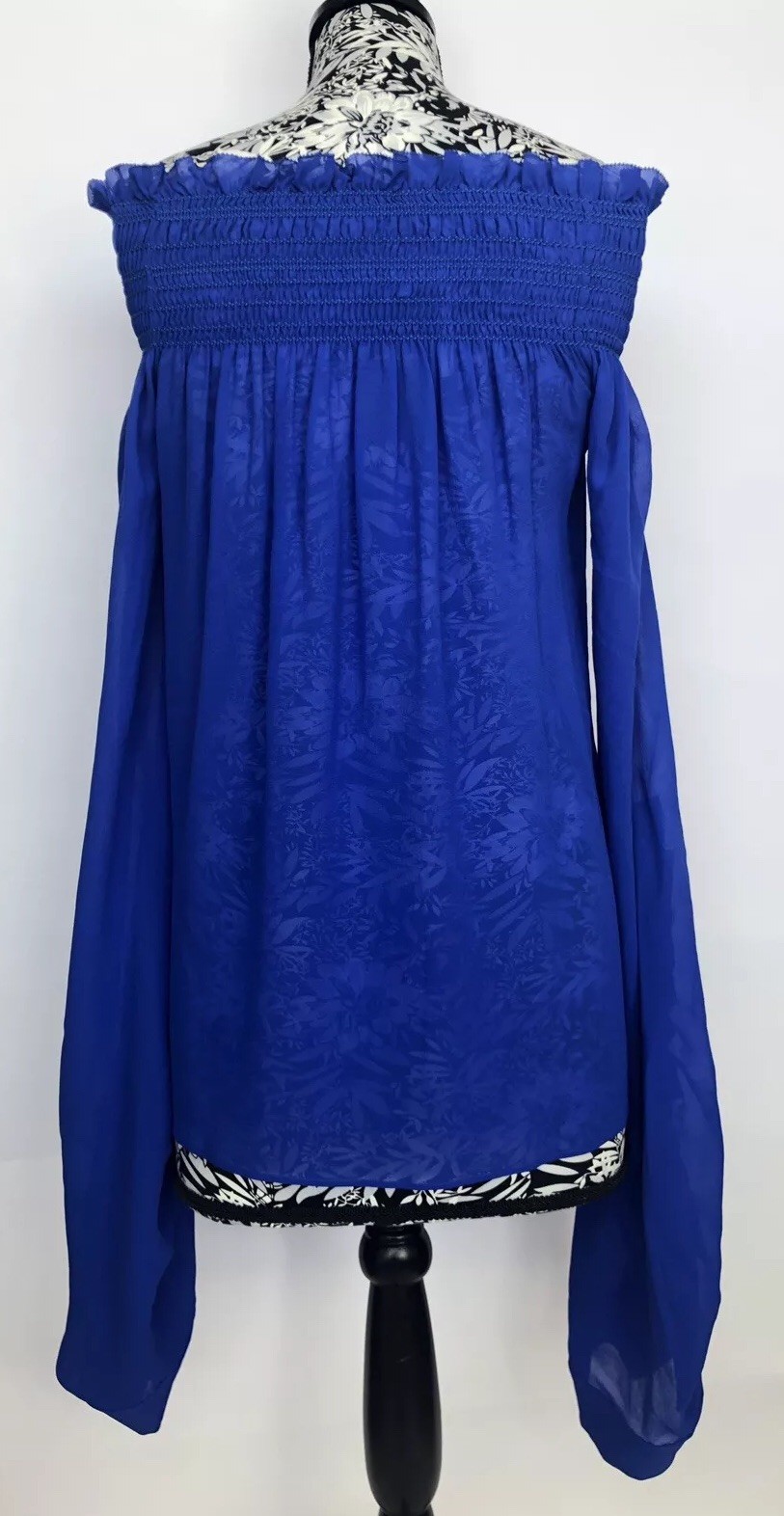 Top da donna blu Saint Laurent taglia 38 nuovo con etichette 100% seta