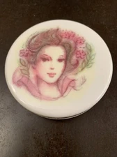 Vintage 60s Avon Cameo Compact Mirror With Pressed Powder Refillable Full USA