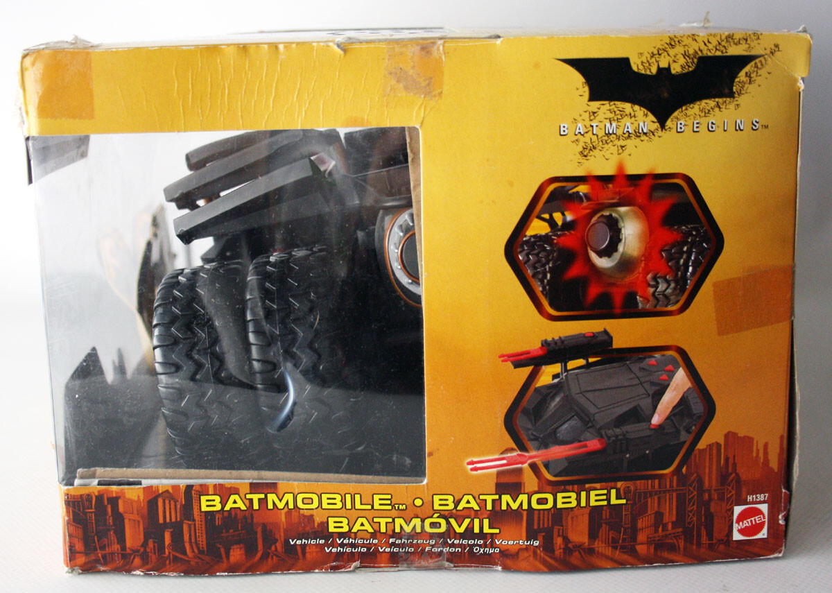 2005 BATMAN BEGINS BATMOBILE ELECTRONIC TUMBLER VEHICLE MATTEL NEW