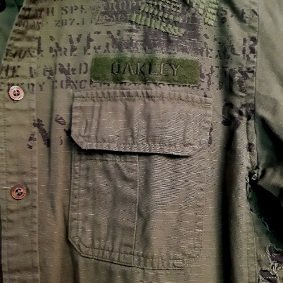 Vintage 90s Oakley Software Green Military Camo Button Up Shirt