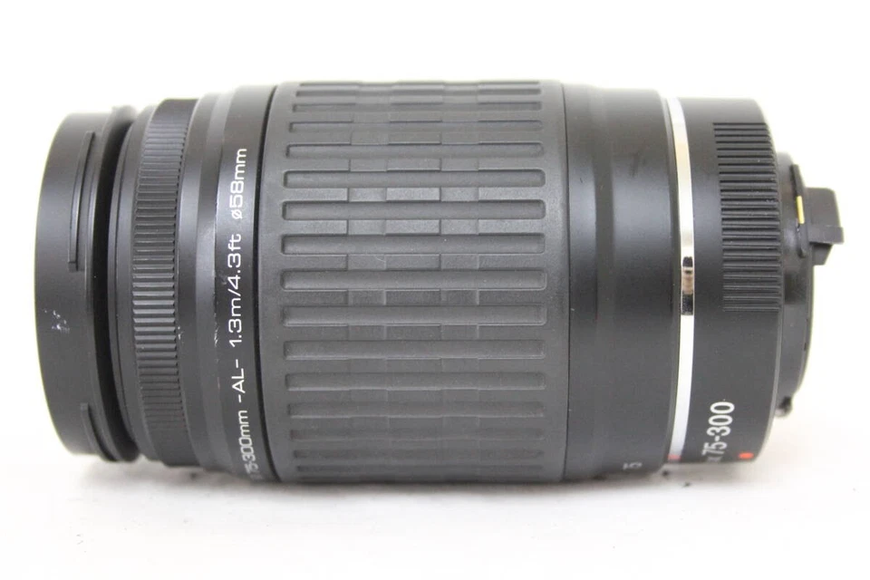 Dos lentes en total: bolígrafo-FA J 75-300mm F4.5-5.8 Pen-Dal 18-55mm F3.5-5.6 AL Foto 3 de 4