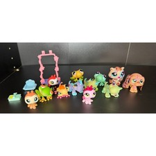 Littlest Pet Shop LPS Lot 12 Pets  3 Accessories Frogs LadyBugs Lizard Dog