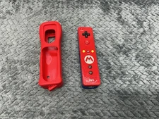 Nintendo Wii Remote Plus RVL-036 Mario Edition MotionPlus – Powers On No Back