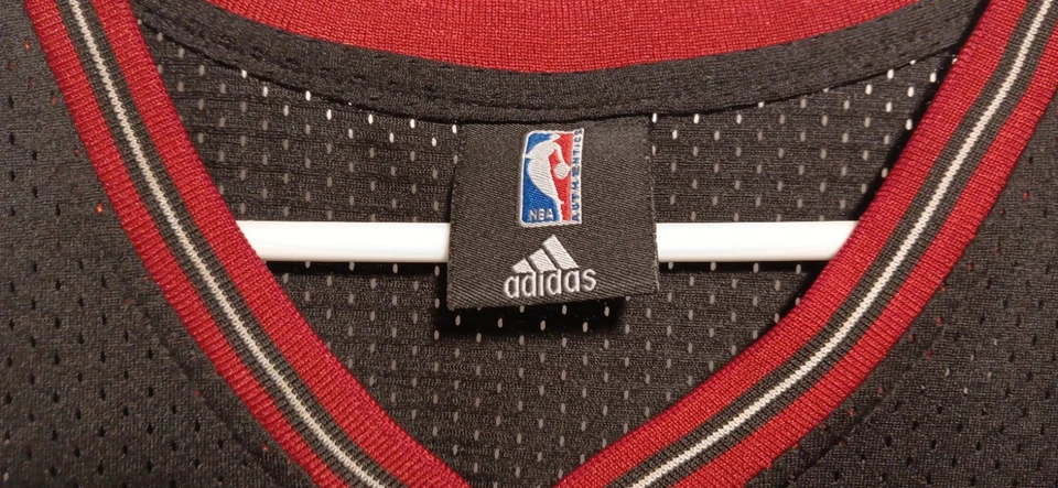 Camiseta Adidas Para Hombre Negra Roja Philadelphia 76ers Allen Iverson 3 NBA Talla S +2 Foto 3 de 4