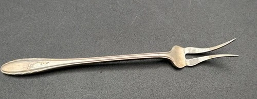 Gorham sterling silver Olive/lemon fork Lyric Pattern 19.7g 2 Prong Fork