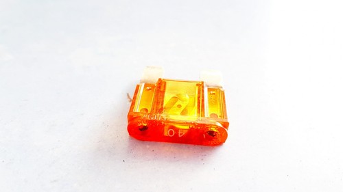 D3902 Sicherungen 32V  40A Volkswagen Golf DE1007807-23