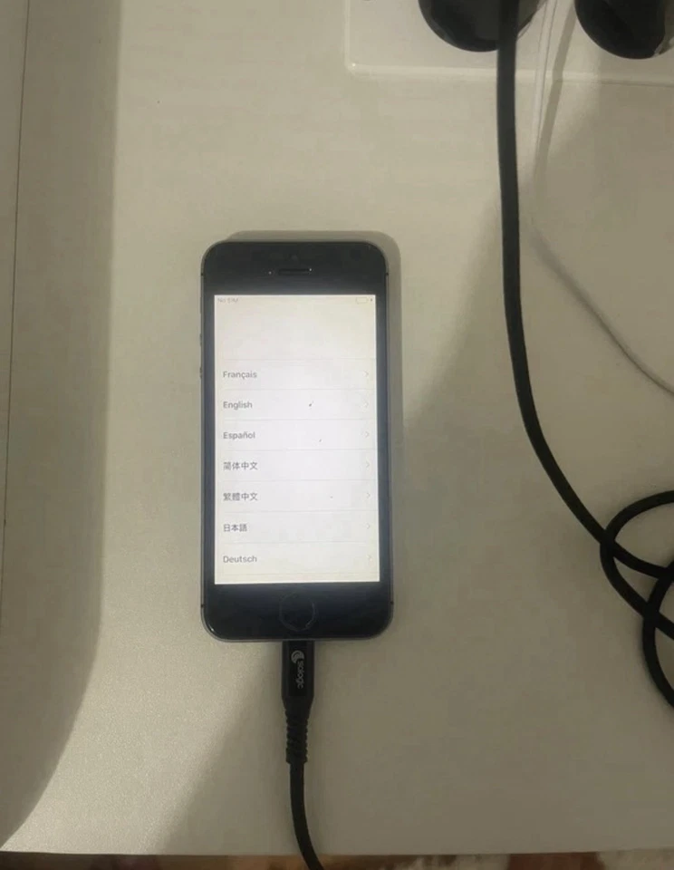 Apple iPhone 4 - 16 Go - Noir Fonctionne Vendu HS Pièces/Réparation, photo 3 sur 5