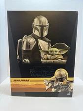Hot Toys Star Wars Mandalorian and the Child TMS015