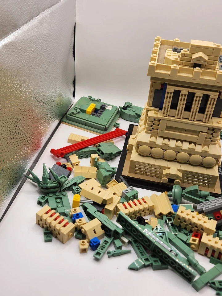 Bricks & walls pieces 0f Legos  from statue of liberty .Pre-owned  & marked  - Image 4 of 4