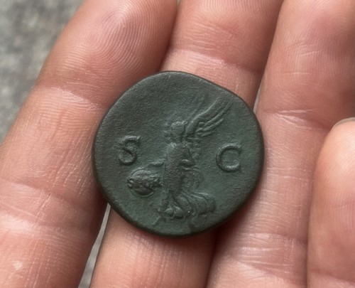 Moneda Romana Antigua Emperador VESPASIANO RARA Dupondius 71AD VICTORIA -RIC1153 -11.3G - Imagen 2 de 2