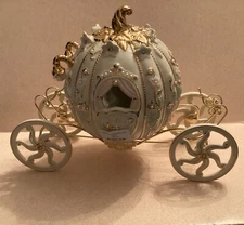 Lenox Disney Cinderella's Enchanted Coach Lighted Pumpkin Carriage Figurine NEW