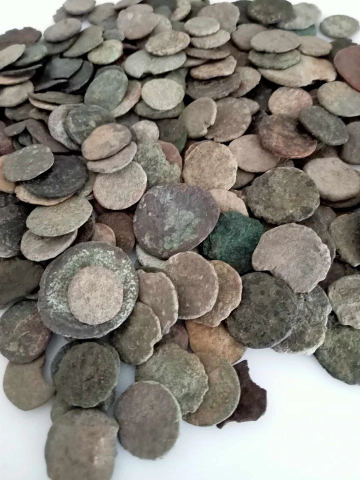 Assorted Ancient Roman Coins (New Batch): Lot of 100 follis, nummus, minnim etc. - Image 3 of 4