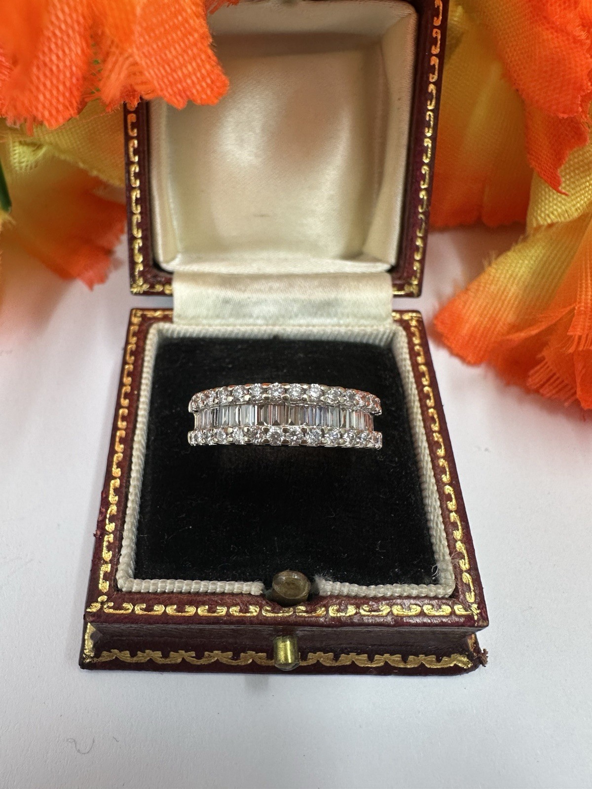 Gorgeous 1.10ct 18ct Diamond Baguette & Brilliant Cut Band