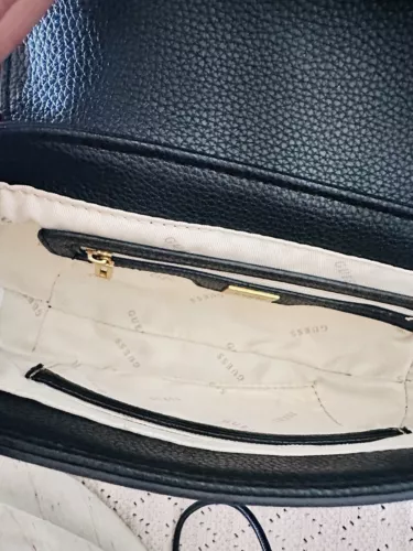 Guess Shoulder Crossbody Bag Brand New In Box&& - Picture 5 of 9