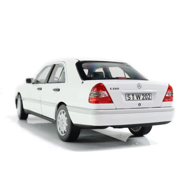 C 200 W202 Sedan (1993-1996) Polar White Mercedes-Benz 1:18 Model Car