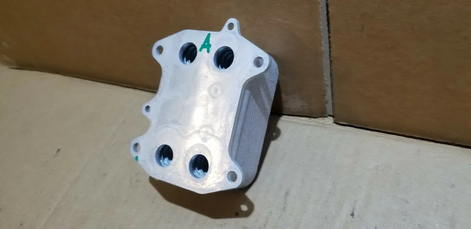 VW AUDI SEAT SKODA 1.6 2.0 TDI CAYA CFF OIL FILTER HOUSING OIL COOLER 03L117021C - Image 3 of 4