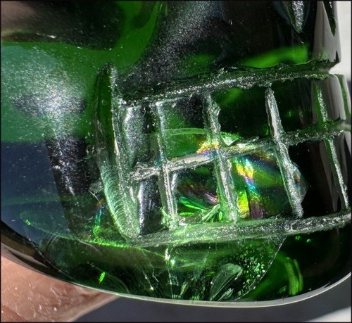Lg Emerald Green HELENITE Crystal Skull - Monatomic Streaks, Rainbow! - Picture 3 of 13