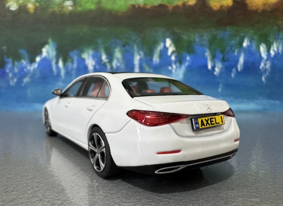 Mercedes Clase C W206 2021 1:43 Herpa Opal Brite Blanco Diecast Coche Placa Personalizada Foto 2 de 4