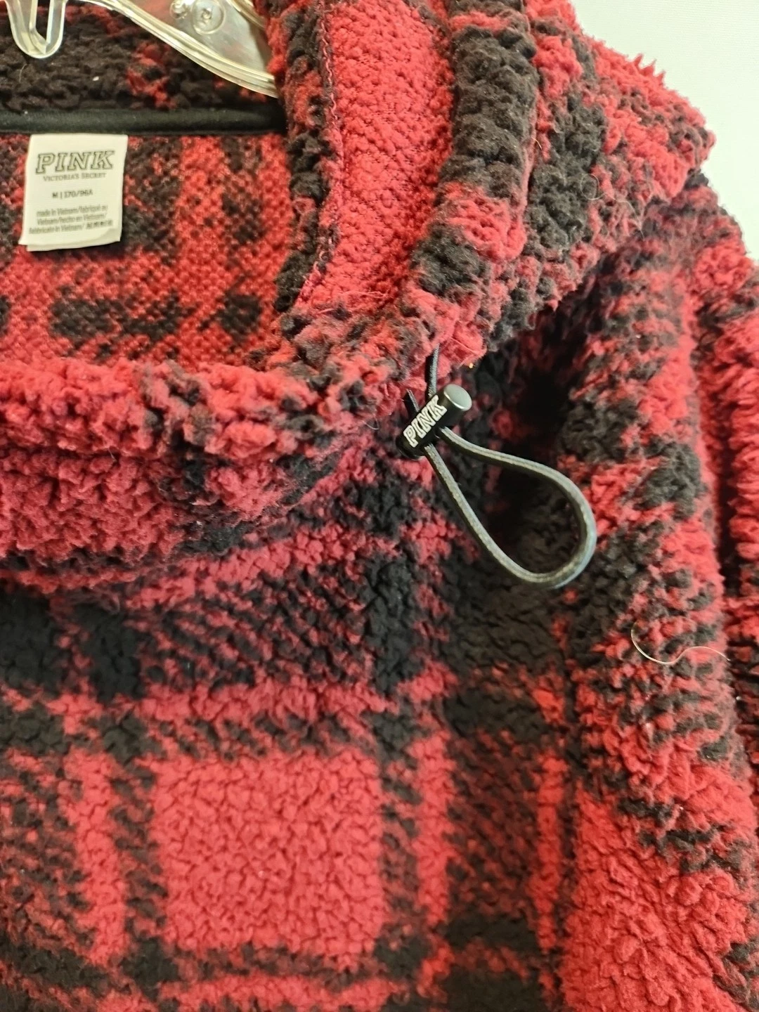 UNDERCOVER Felpa con cappuccio pullover sherpa Victoria's Secret rosa collo imbuto con tasca frontale media