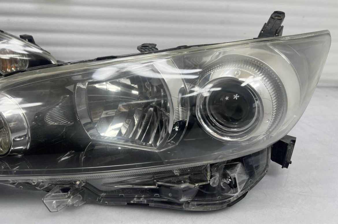 Toyota Zge20 25 Wish HID Right Headlight RHD OEM JDM ICHIKOH