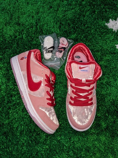 mens nike sb dunk low strangelove skateboards