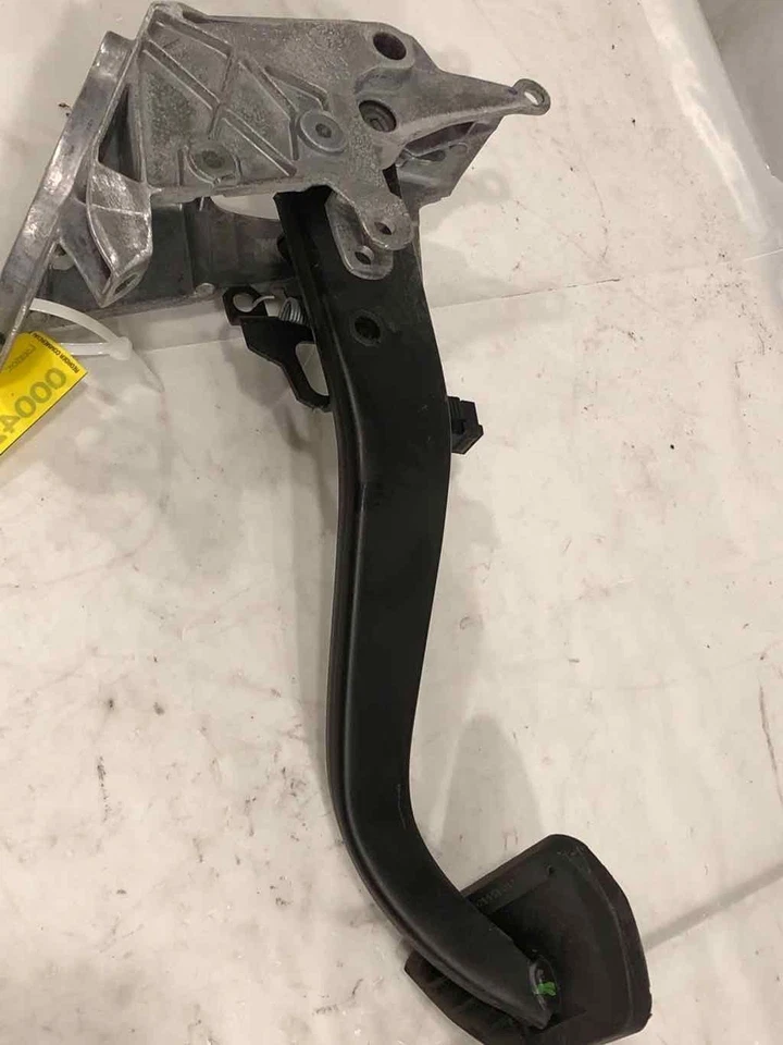 BMW 328I 2011 SULEV sedán parada dura conjunto de pedal de freno transmisión automática  Foto 4 de 4