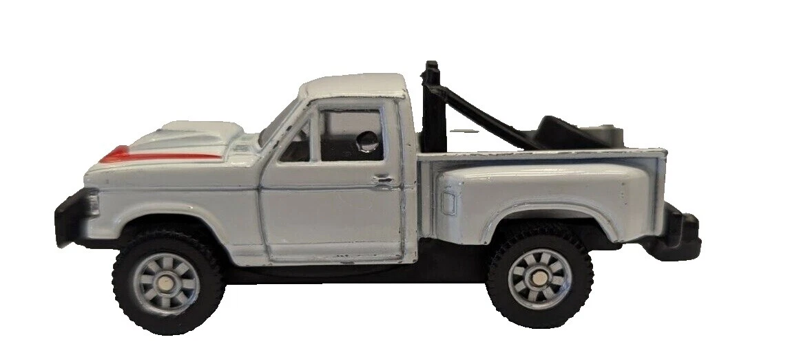 Maisto 1:64 Scale Vintage Manufacture Diecast Cars, Trucks & Vans