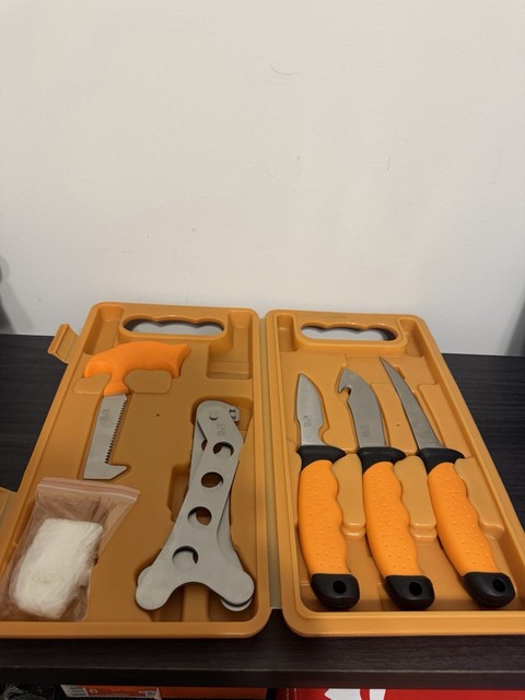 Outdoor Edge WildPak 8-Piece Game Processing Kit