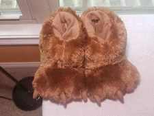 LAZY ONE KIDS FURRY BEAR PAW SLIPPERS SIZE SMALL 9-11