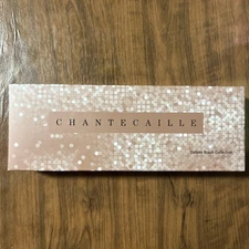 NEW CHANTECAILLE Ultimate Brush Set- Includes 5 makeup brushes and case 